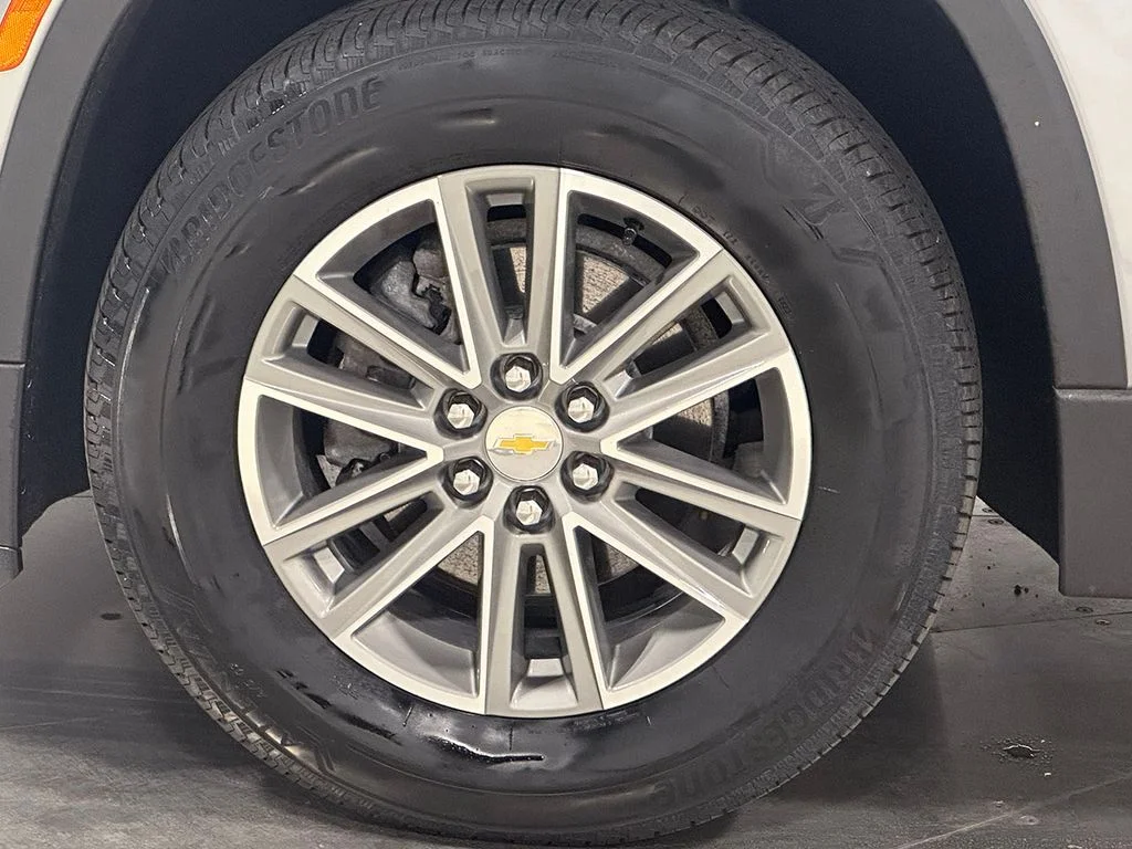 Used 2023 Gray Chevrolet LT image 16