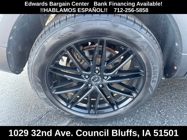 Used 2013 White Ford Limited image 9