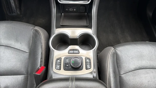 Used 2020 Summit White GMC Denali image 8