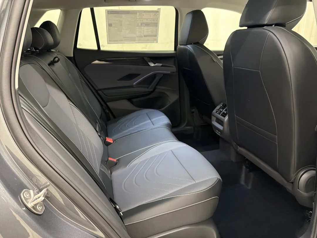 New 2026 Platinum Gray Metallic Volkswagen SE image 20