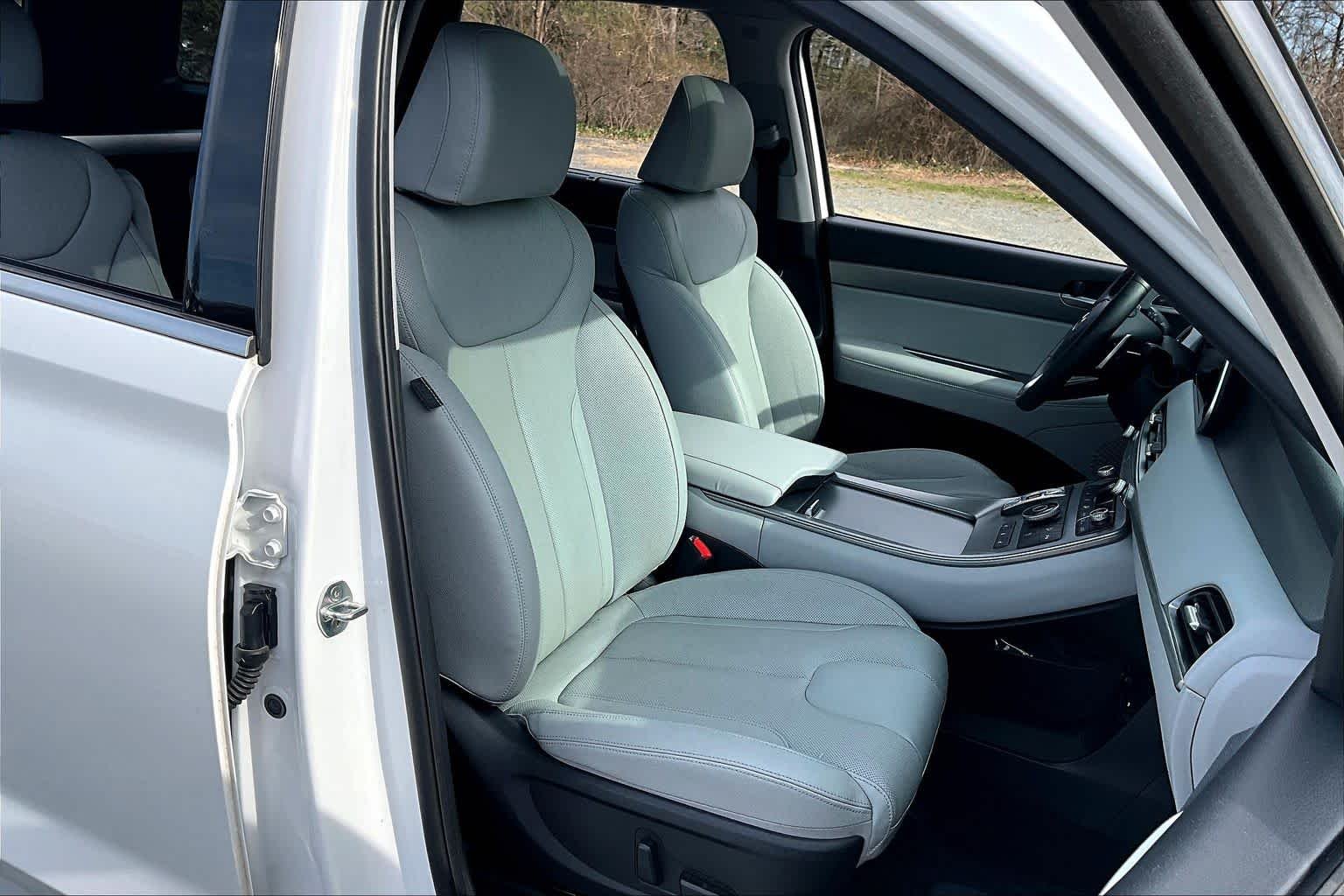 Used 2020 Hyper White Hyundai SEL image 9