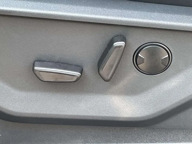 New 2027 Star White Metallic Tri-Coat Ford MAX Platinum image 20