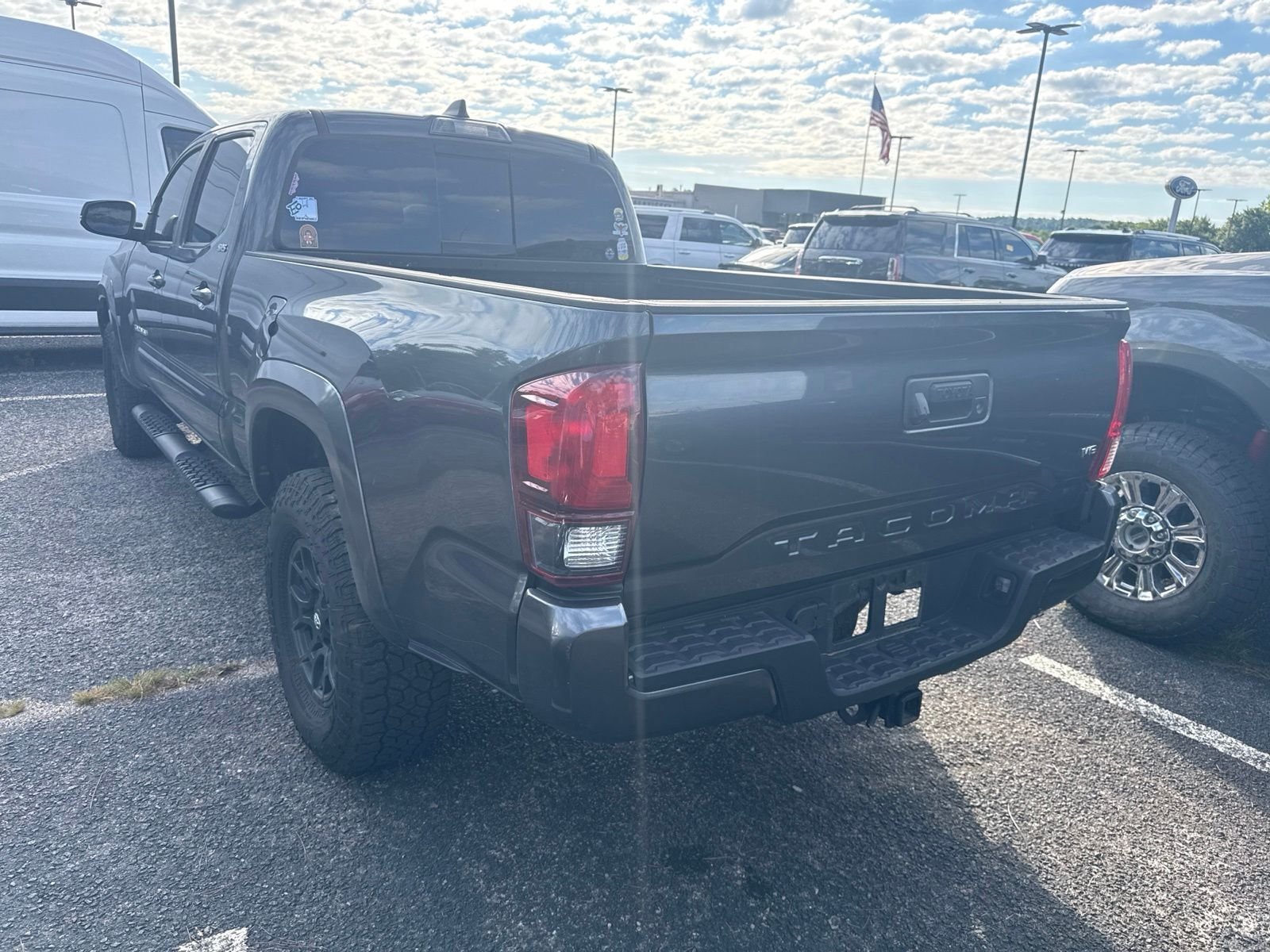 Used 2022 Gray Toyota SR5 image 5