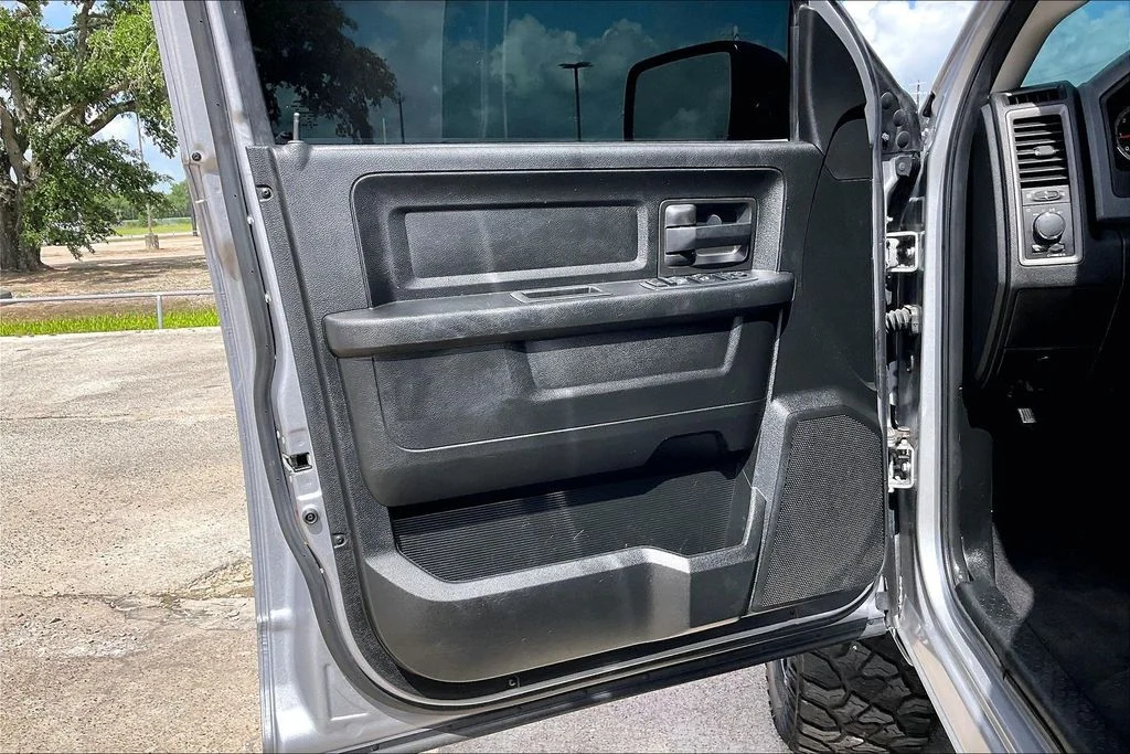 Used 2020 Silver Ram Tradesman image 15