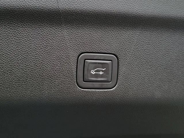 Used 2023 Black Chevrolet High Country image 33
