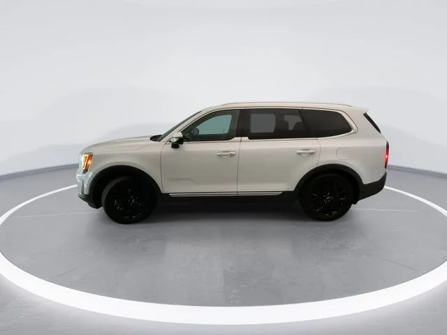 Used 2021 White Kia SX image 3