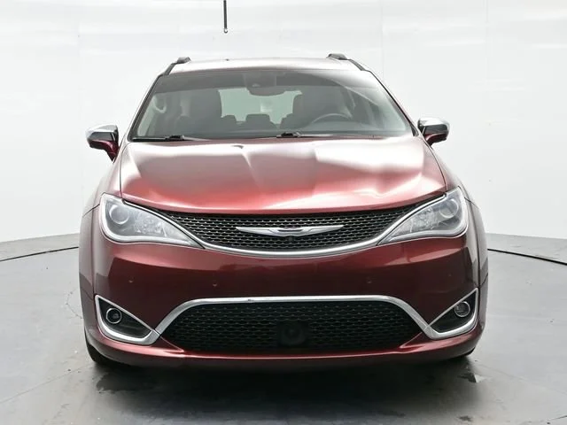 Used 2018 Velvet Red Pearlcoat Chrysler Limited image 2