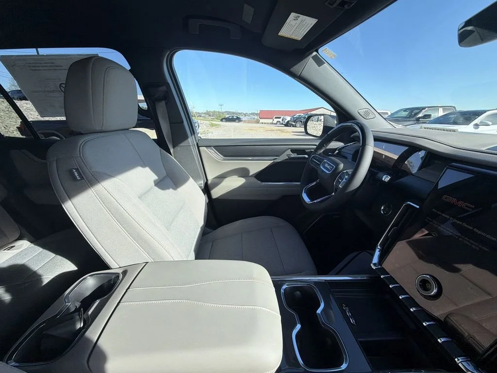 New 2026 Sterling Metallic GMC Elevation image 15