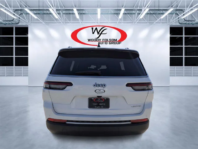 New 2027 White Jeep Limited image 4