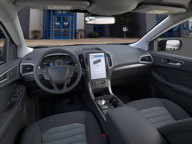 New 2024 Agate Black Metallic Ford SE image 9