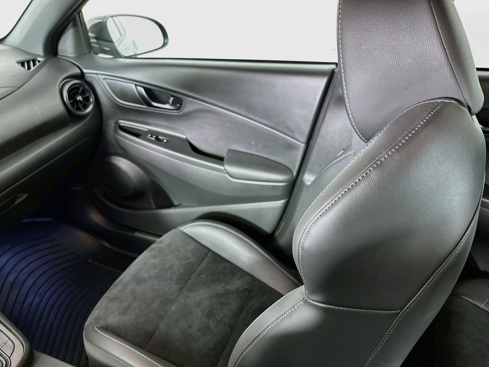 Used 2023 Ultra Black Hyundai Base image 23