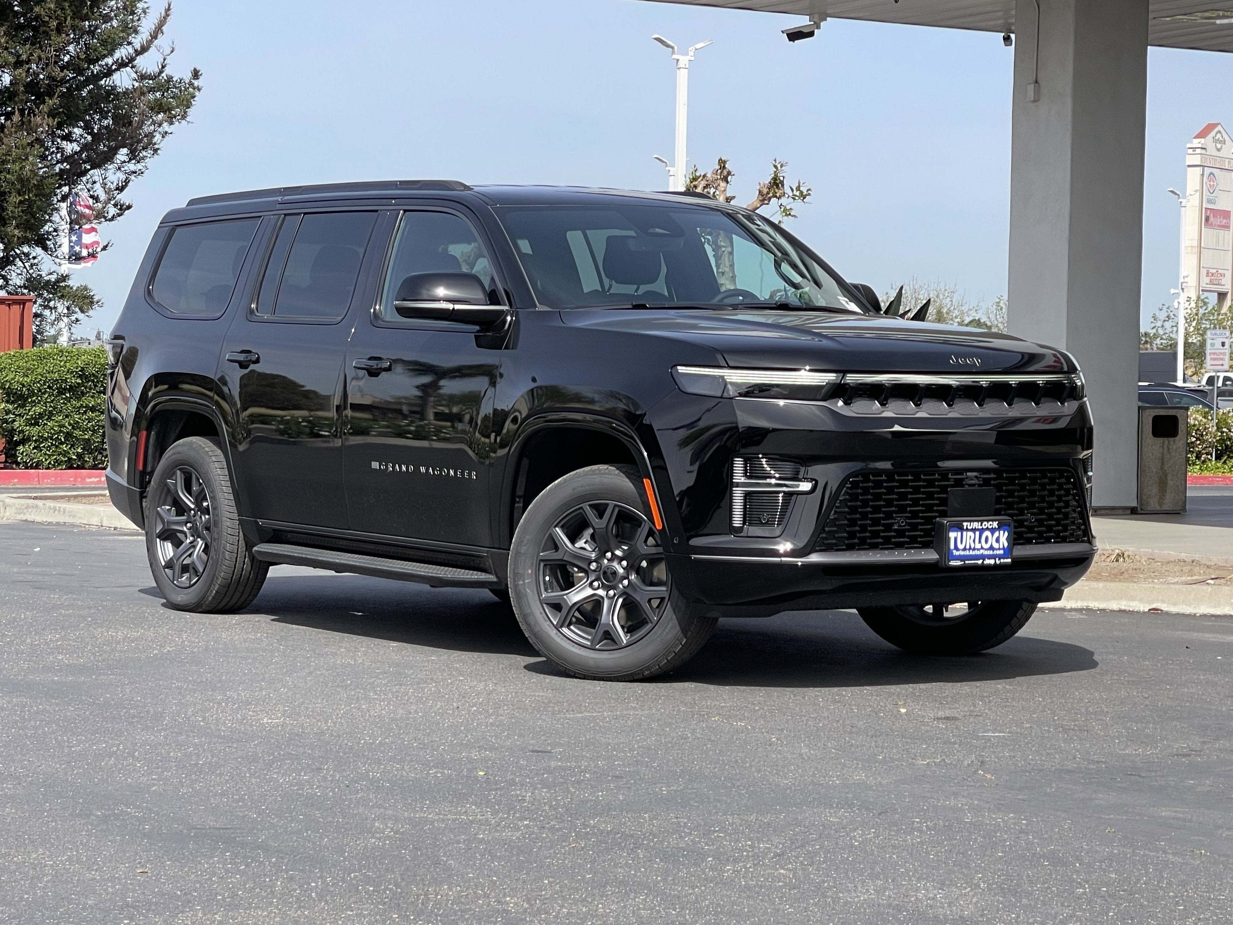 View vehicle photo 2