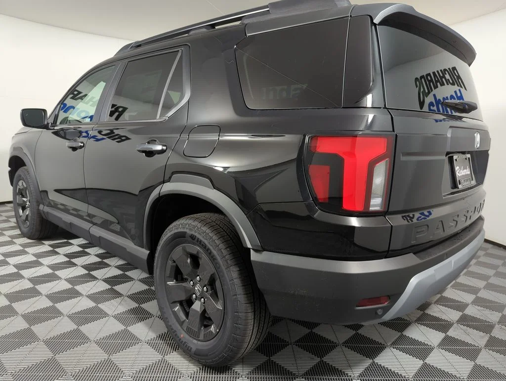 New 2026 Crystal Black Pearl Honda RTL image 3