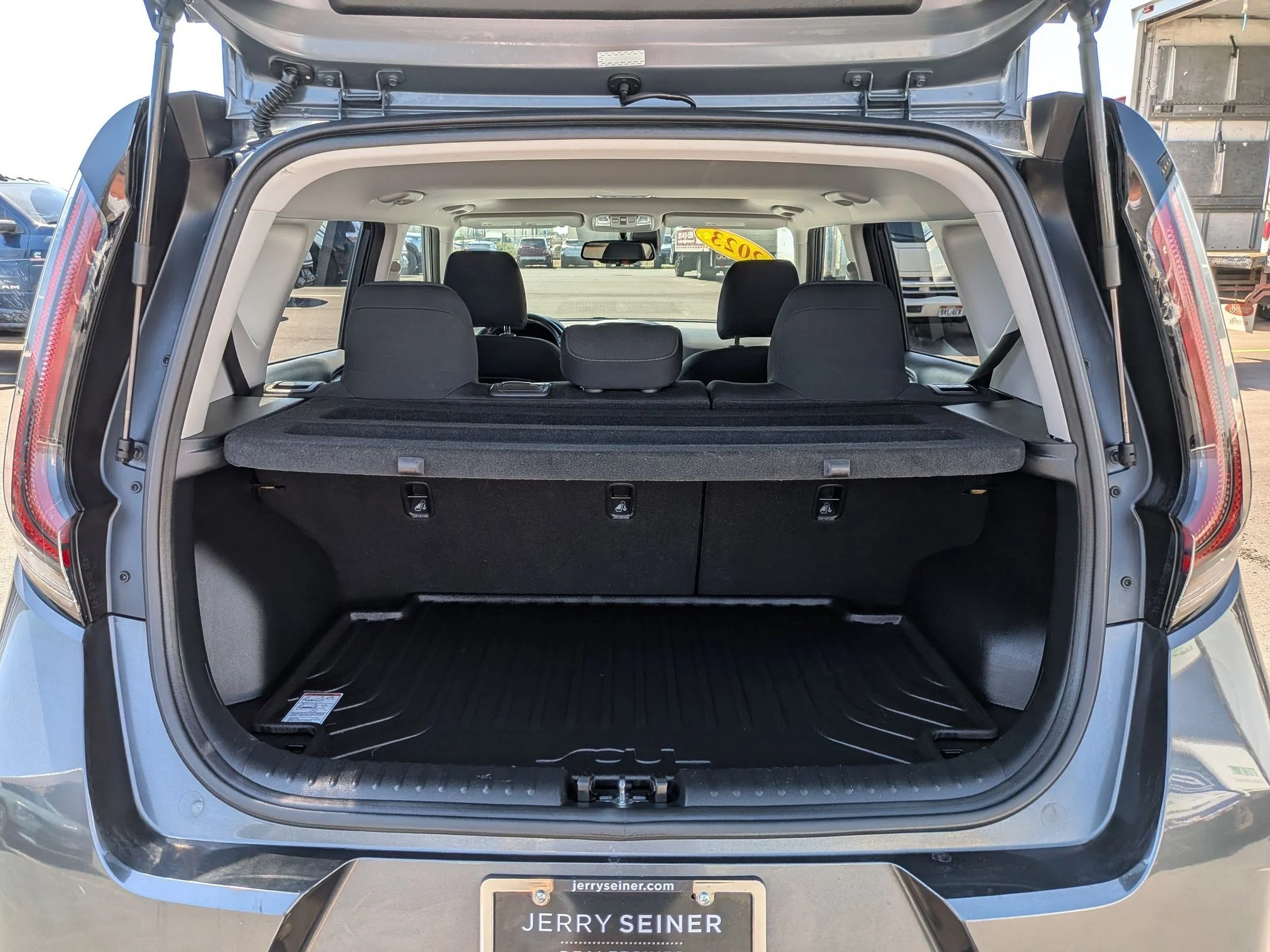 Used 2023 Gravity Gray Kia EX image 31