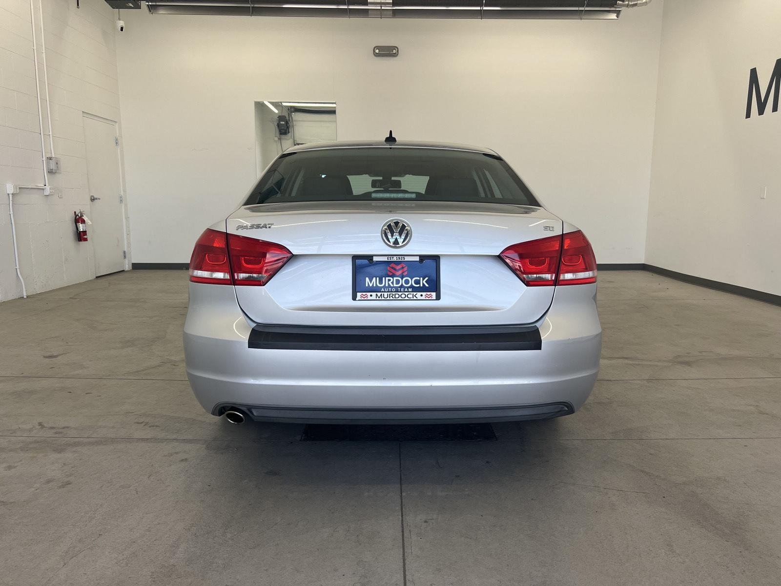 Used 2013 Reflex Silver Metallic Volkswagen 2.5L SE image 3