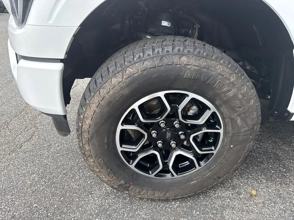 Used 2023 White Ford XL image 9