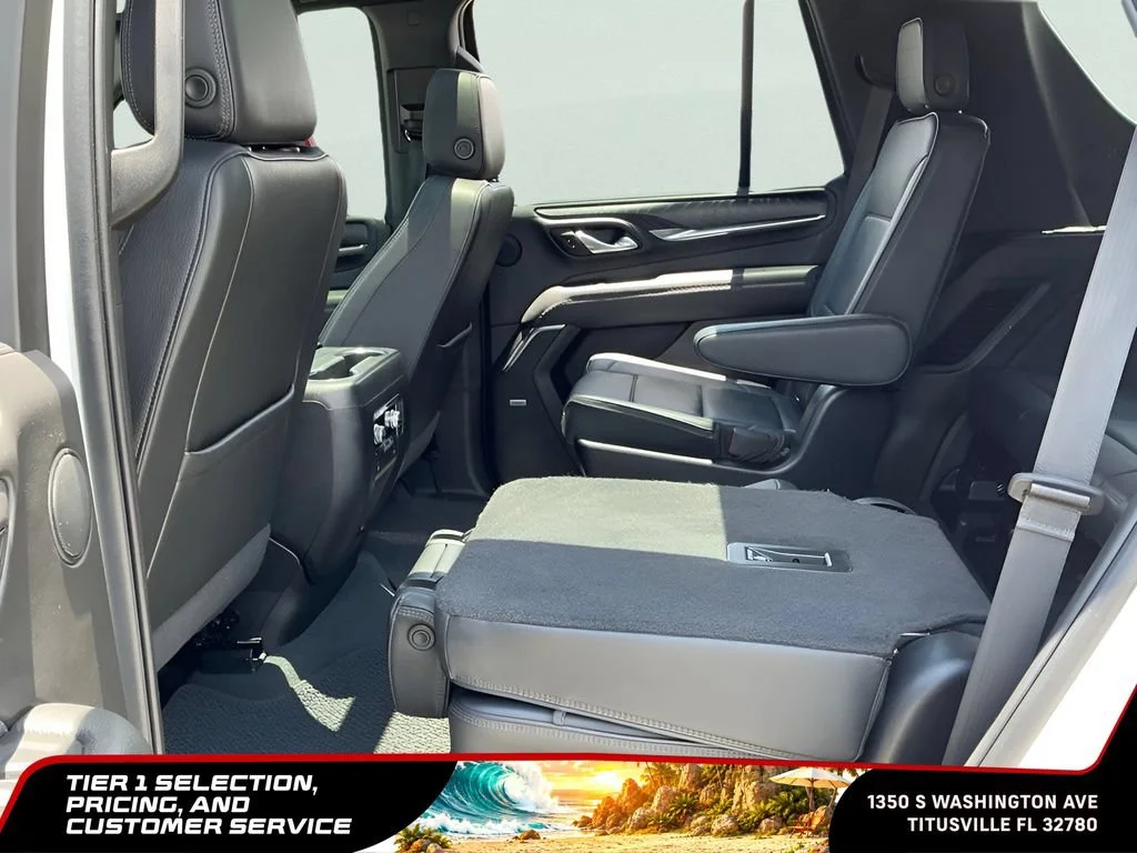 Used 2022 White Frost Tricoat GMC Denali image 27