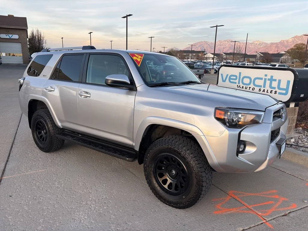 2024 Toyota 4Runner SR5 4WD V6's photo