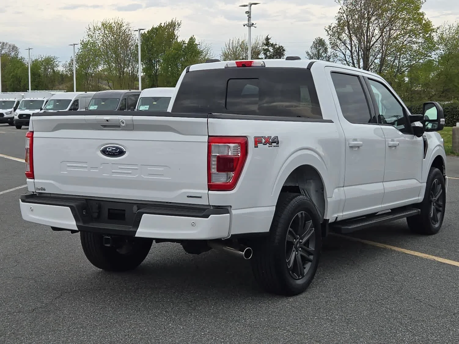 Certified Used 2023 Oxford White Ford LARIAT image 3