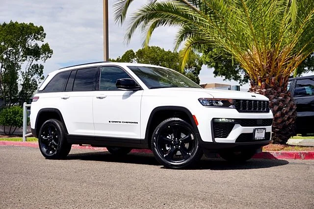 New 2026 Bright White Clearcoat Jeep Limited image 1