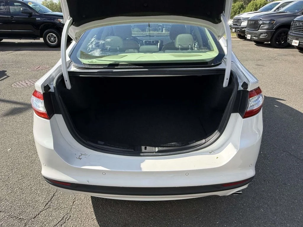 Used 2016 White Ford SE image 28
