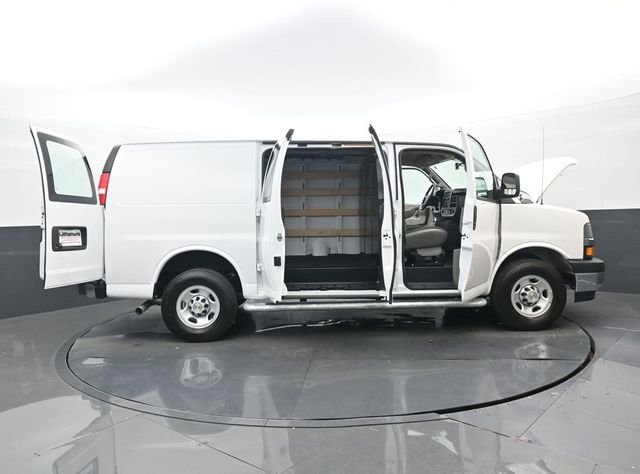 2024 Chevrolet Express Cargo Work Van - Photo 29