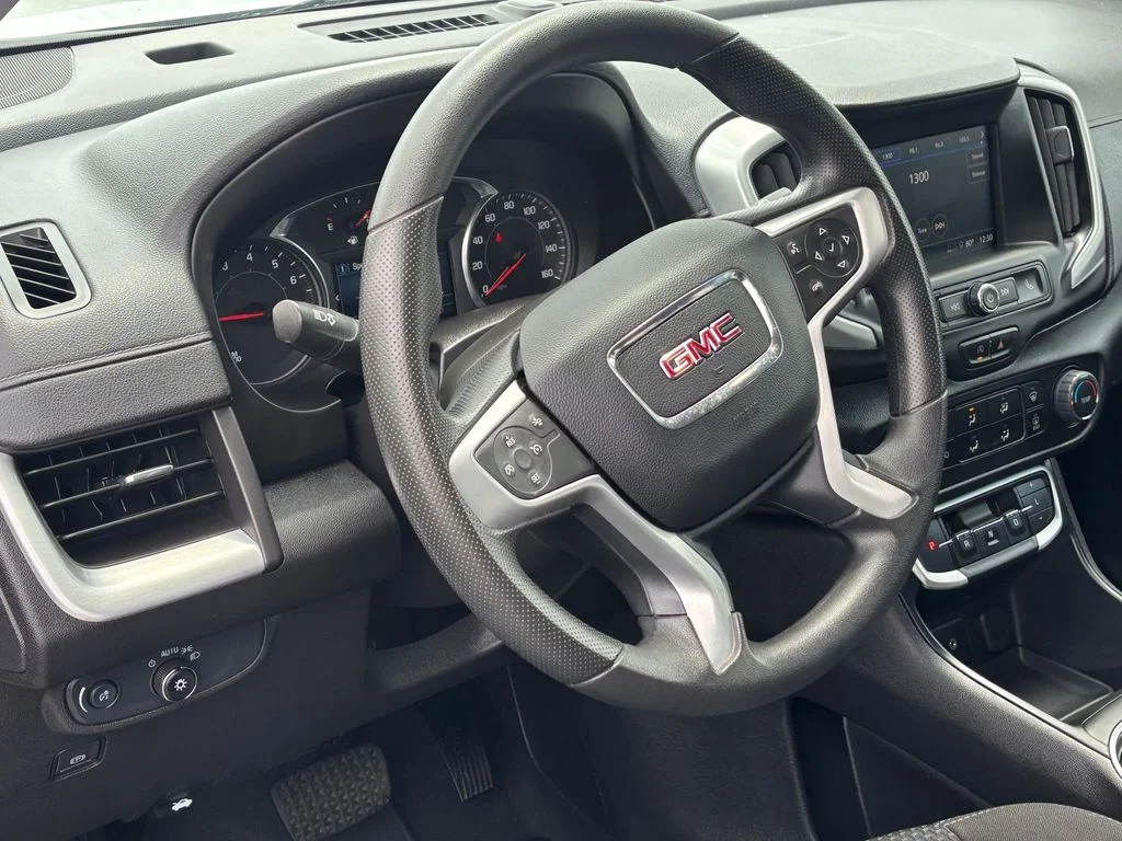 Used 2024 White GMC SLE image 8