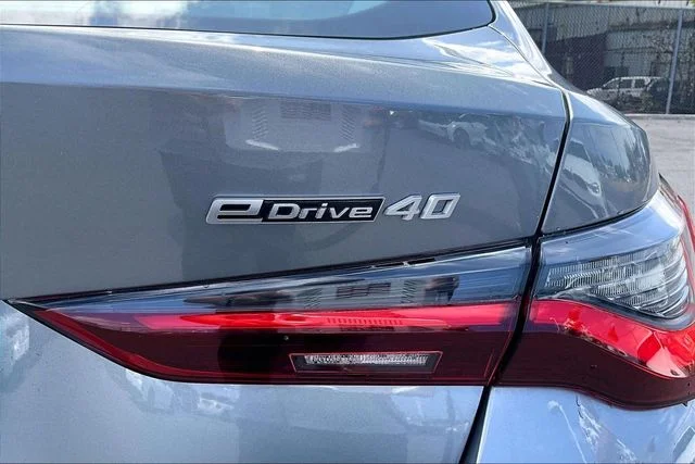 Used 2023 Skyscraper Grey Metallic BMW eDrive40 image 33