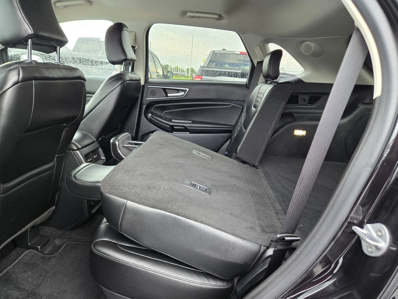 Used 2023 Agate Black Ford Titanium image 35