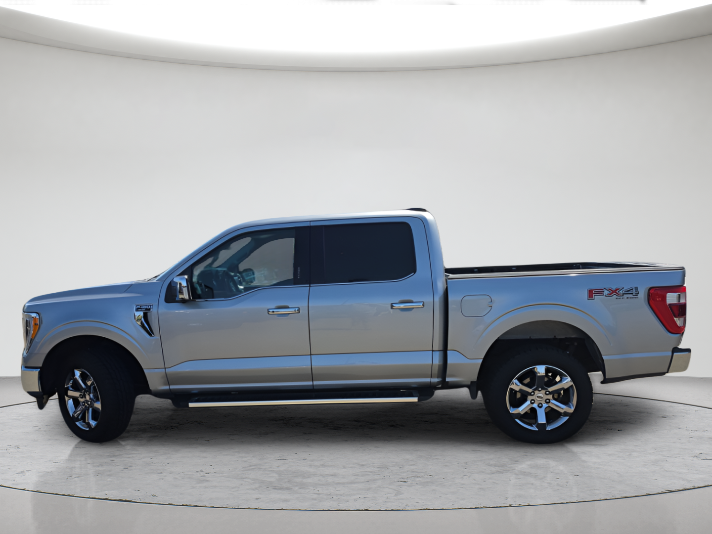 Used 2022 Iconic Silver Metallic Ford Lariat image 2