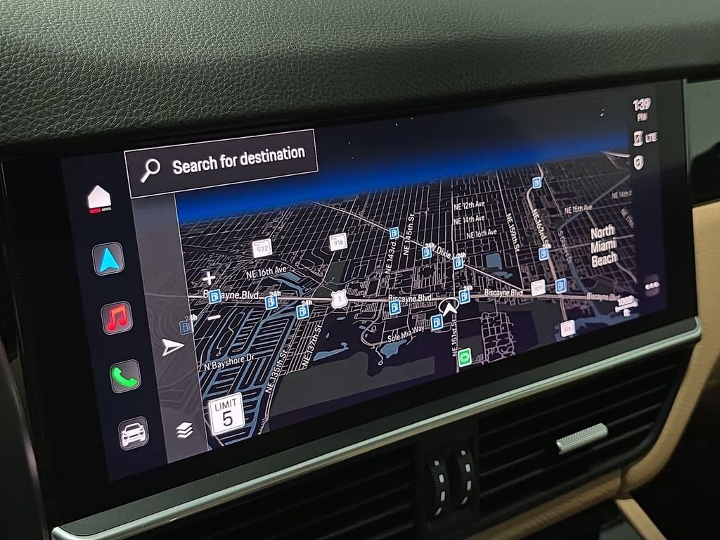 Certified Used 2023  Porsche Base image 17