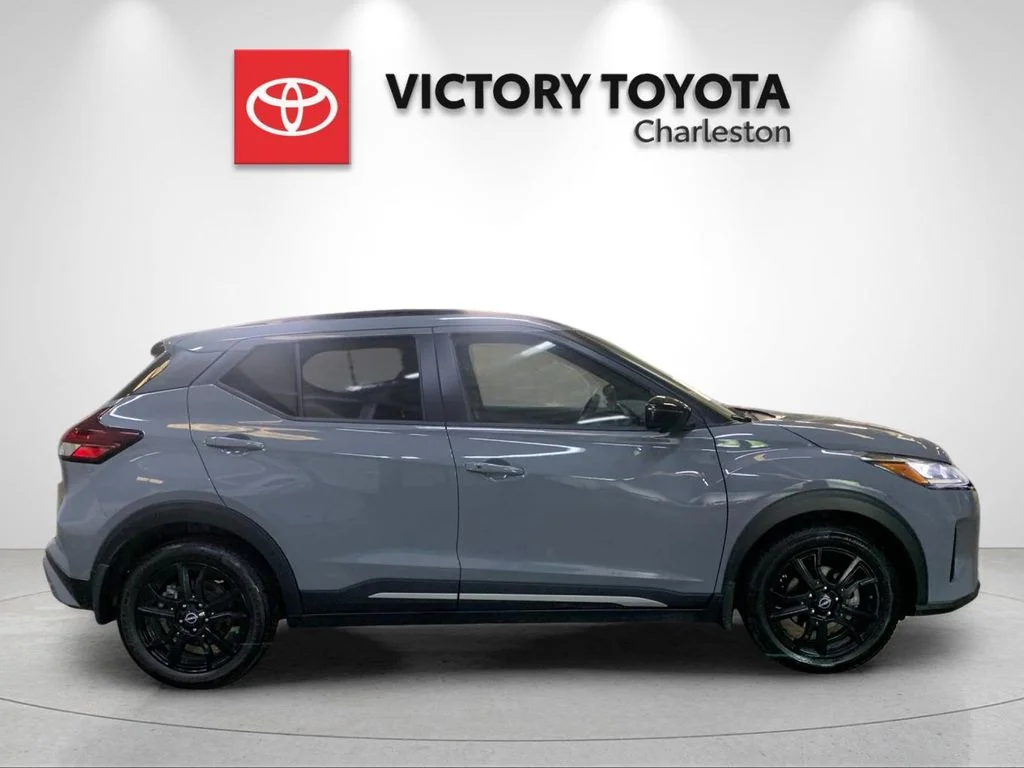 Used 2023 Gray Nissan SR image 6