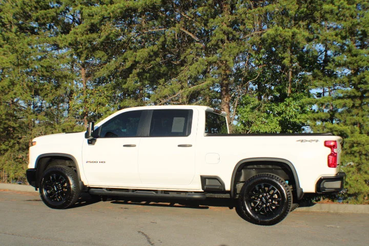 Used 2026 Summit White Chevrolet Custom image 3