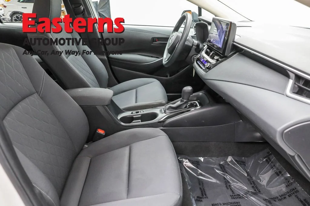 Used 2023 White Toyota LE image 22