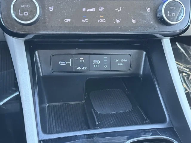 Used 2025 Silver Hyundai SEL image 21