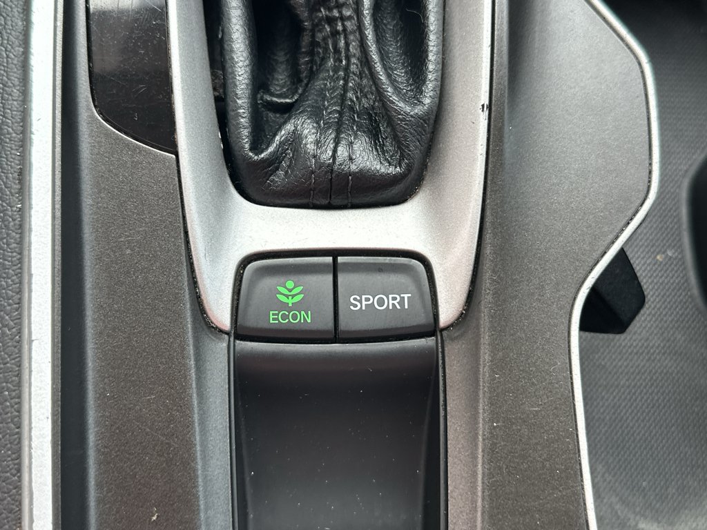 Used 2018 Crystal Black Pearl Honda Touring 1.5T image 28