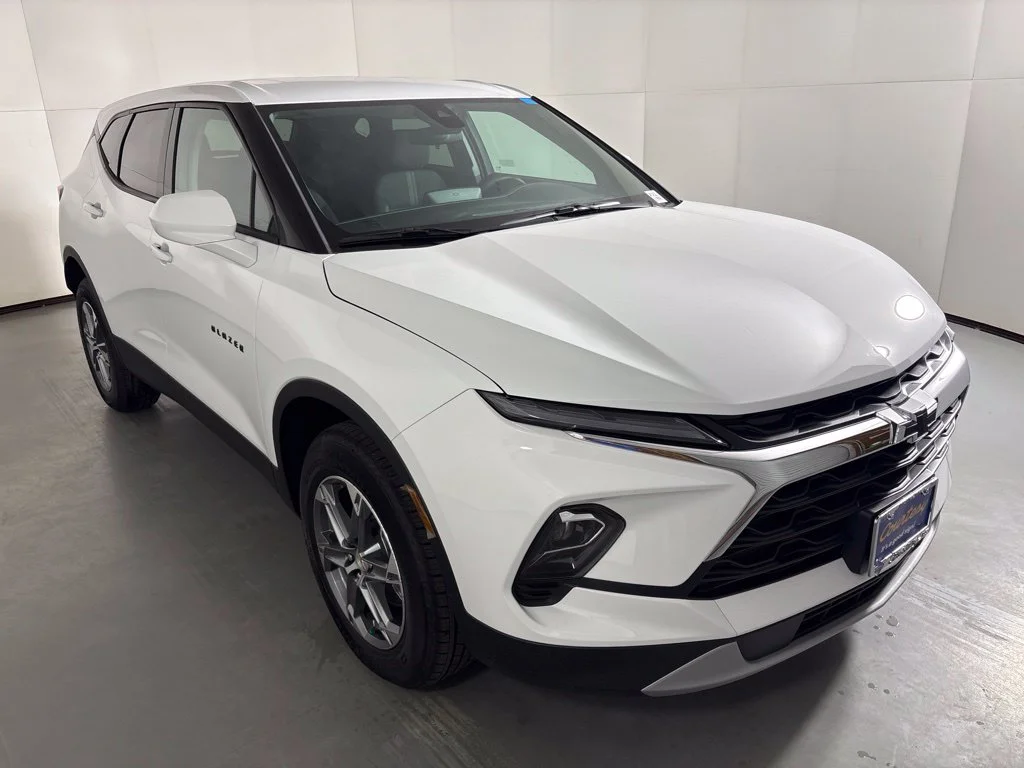 Used 2026 White Chevrolet LT image 2