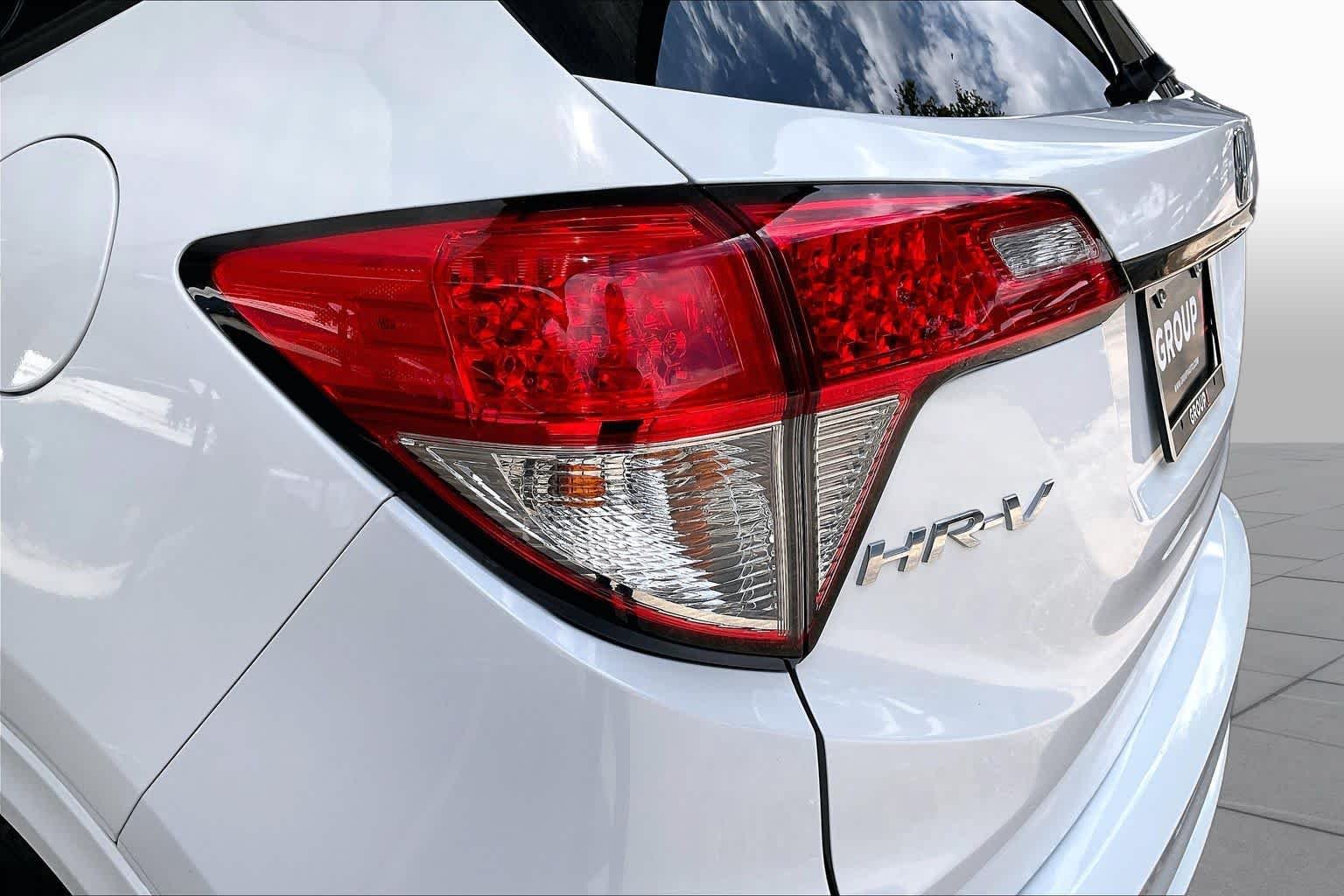 Used 2019 Platinum White Pearl Honda Touring image 28