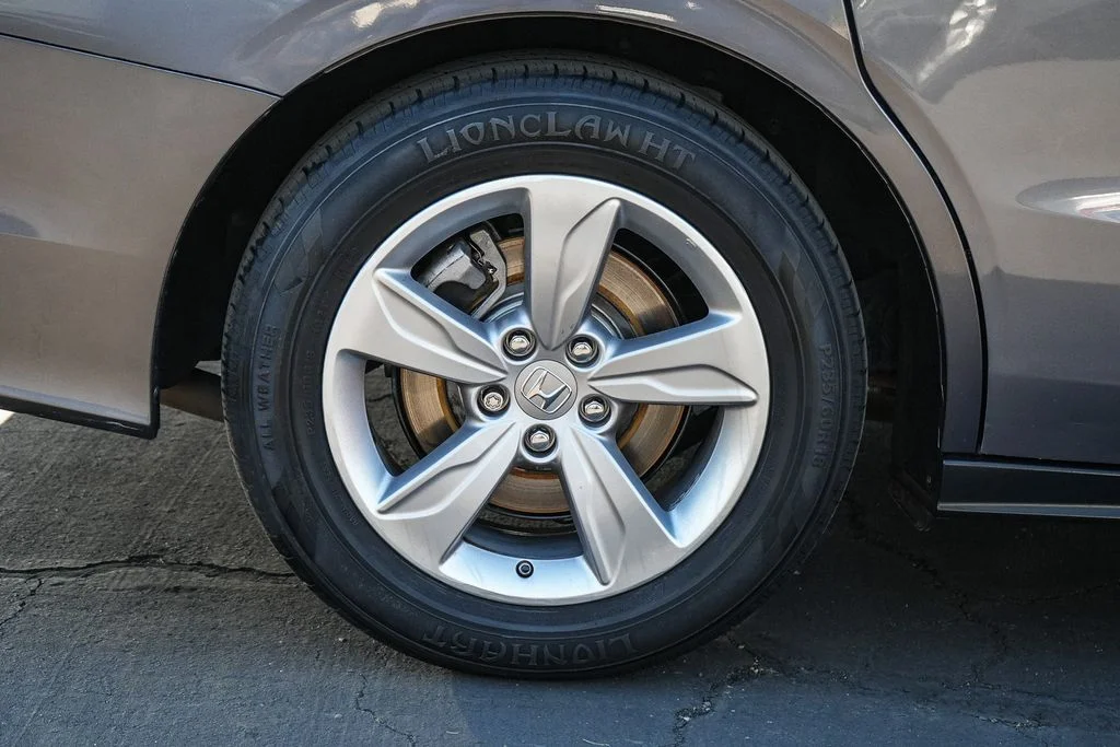 Used 2020  Honda EX image 11