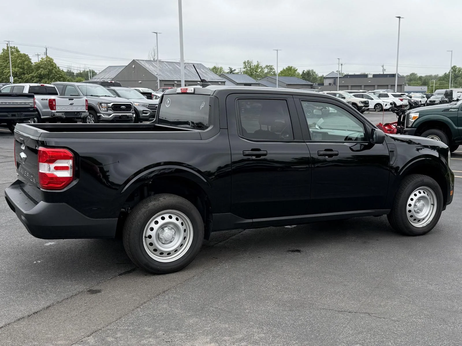 Used 2024 Shadow Black Ford XL image 5