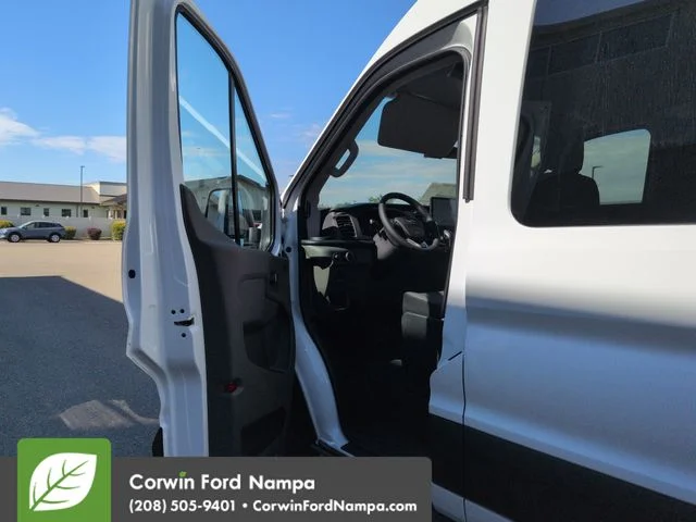 New 2026 Oxford White Ford XLT image 9
