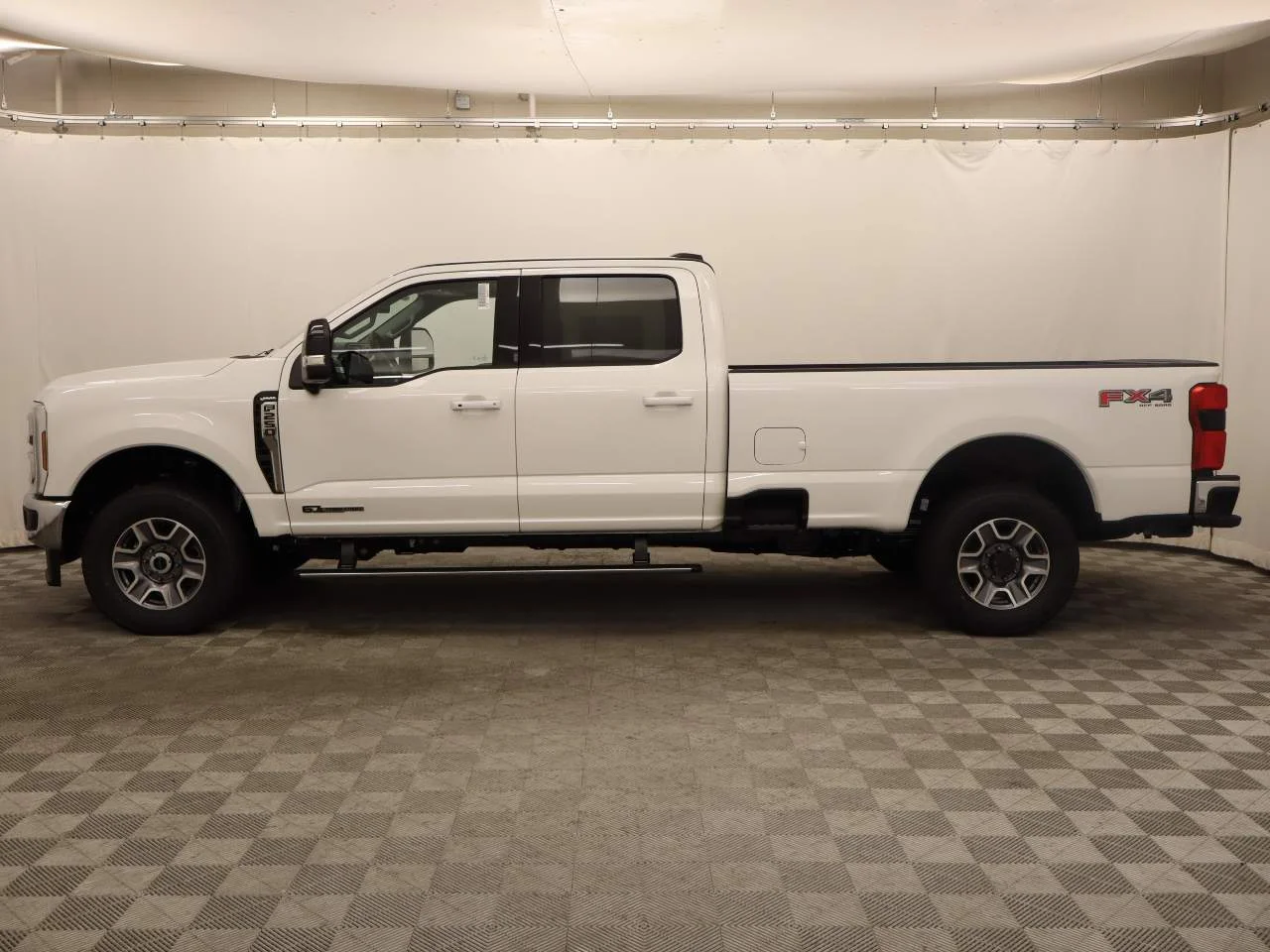 New 2026 Star White Metallic Tri-Coat Ford F-250® Lariat® image 2