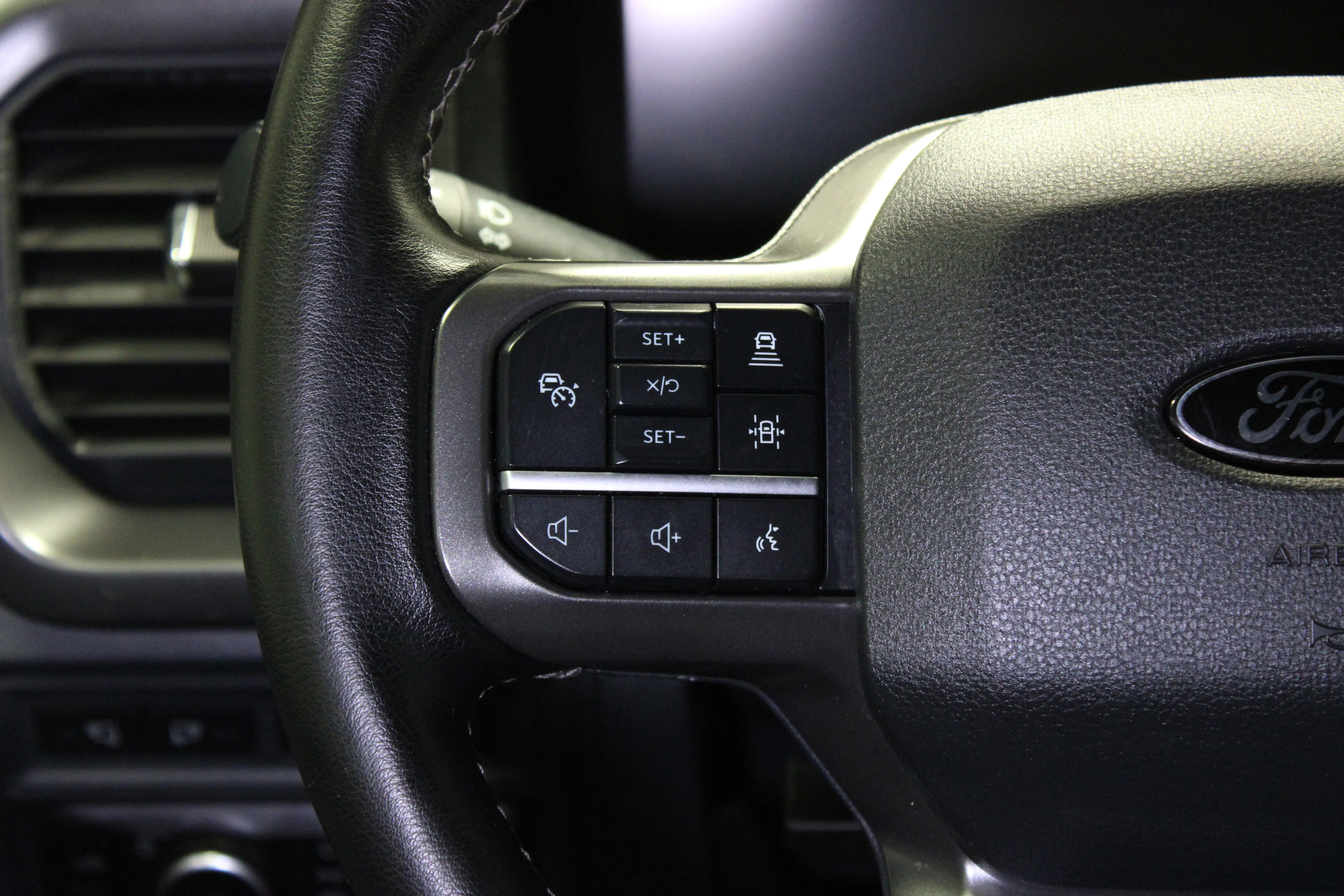 Used 2024 Avalanche Ford XLT image 24