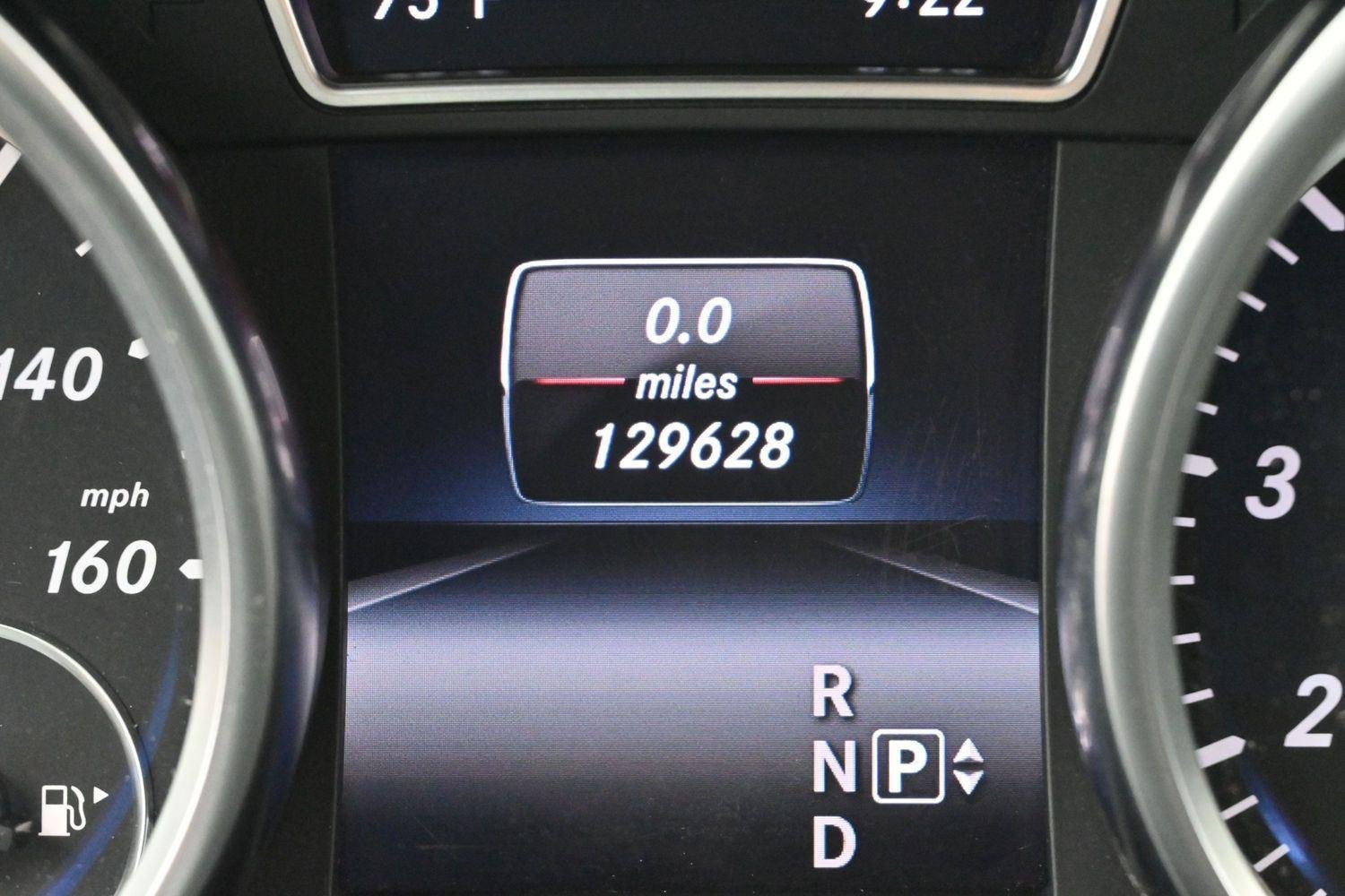 Used 2014 Steel Gray Metallic Mercedes-Benz ML 350 image 23