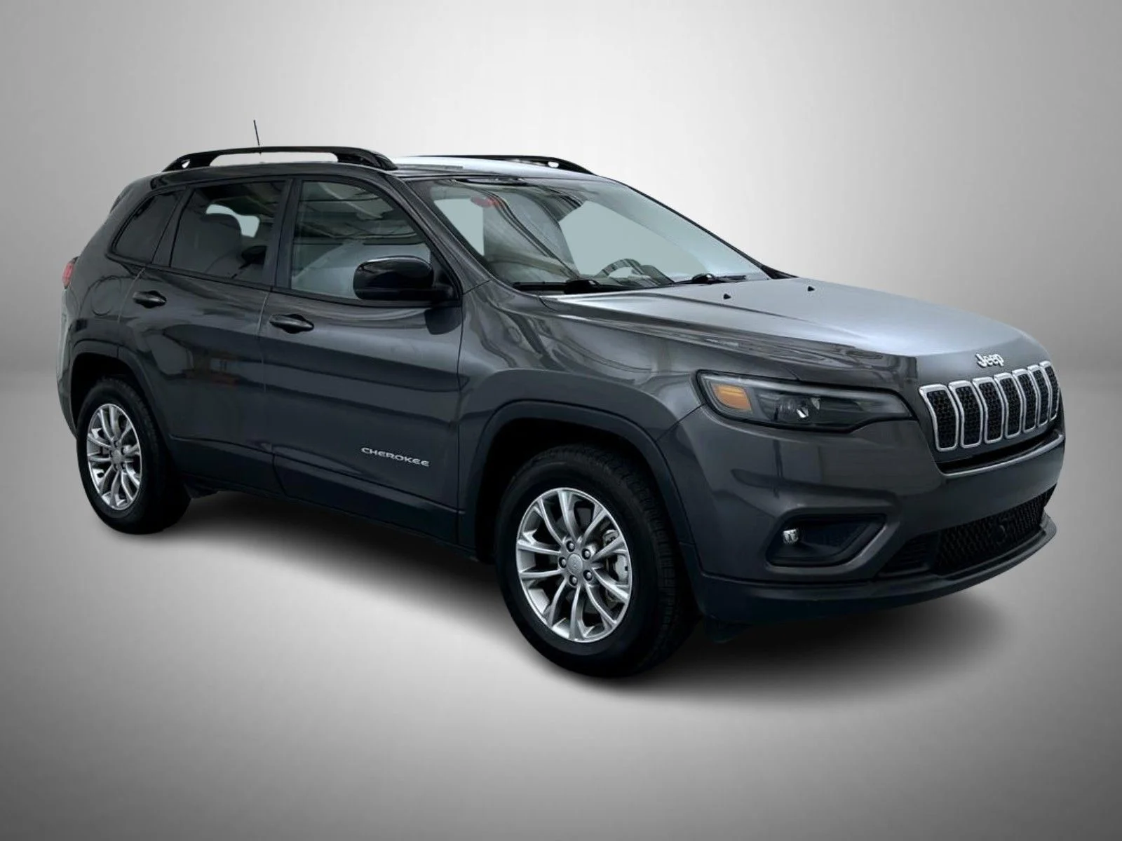 Used 2022 Gray Jeep Latitude Lux image 3