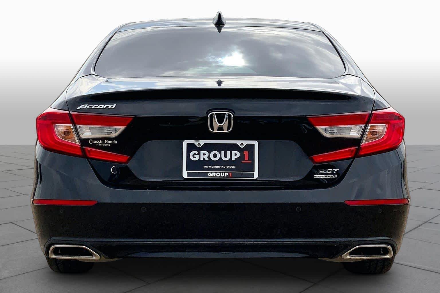 Used 2018 Crystal Black Pearl Honda Touring 2.0T image 4