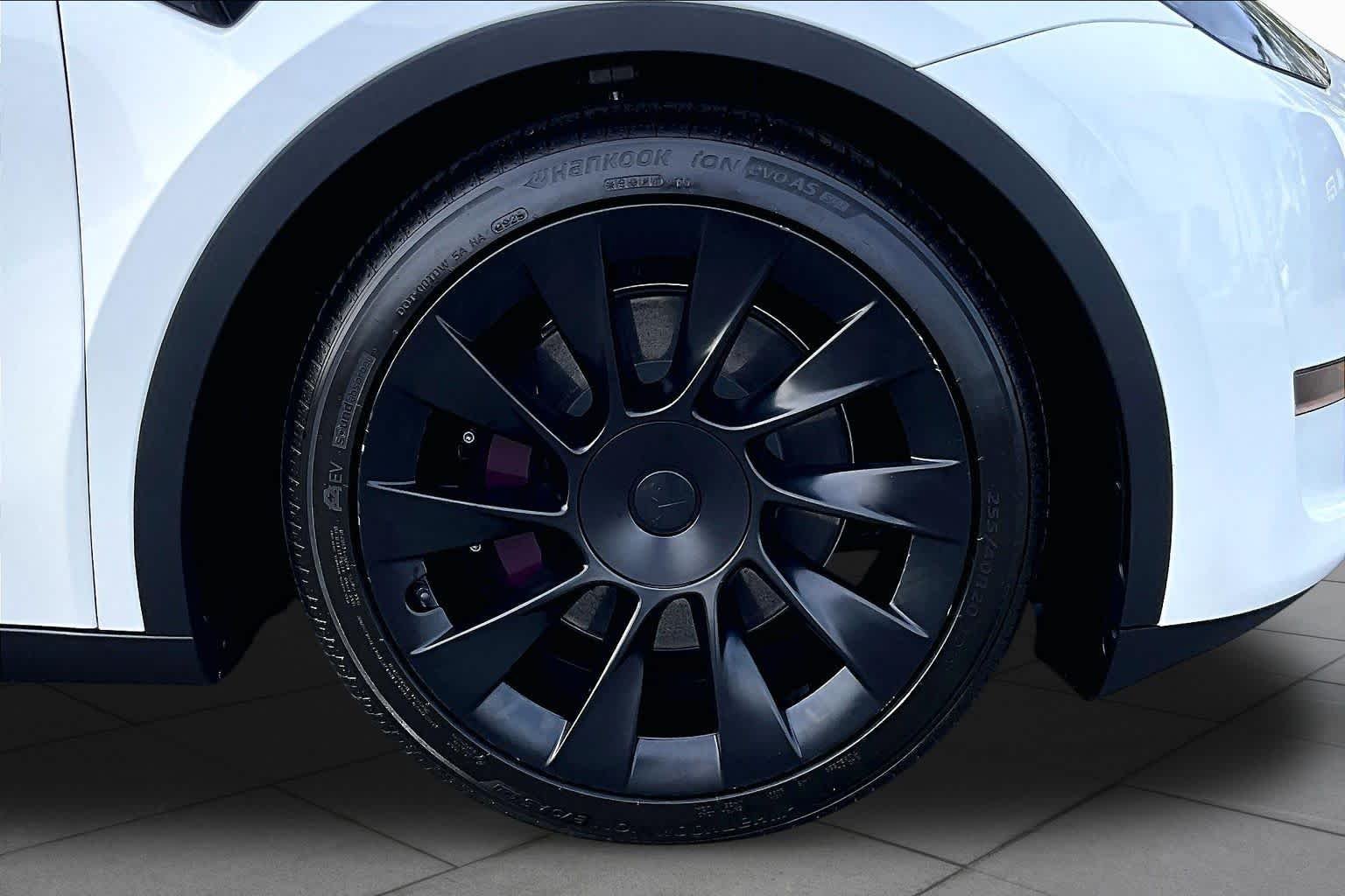 Used 2024 Pearl White Multi-Coat Tesla Long Range image 10