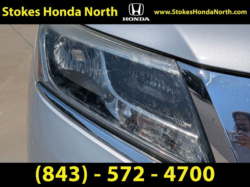 Used 2015 Silver Nissan SL image 15