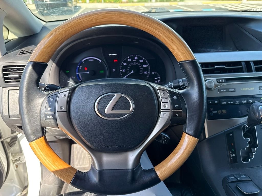Used 2014 White Lexus 450h image 9
