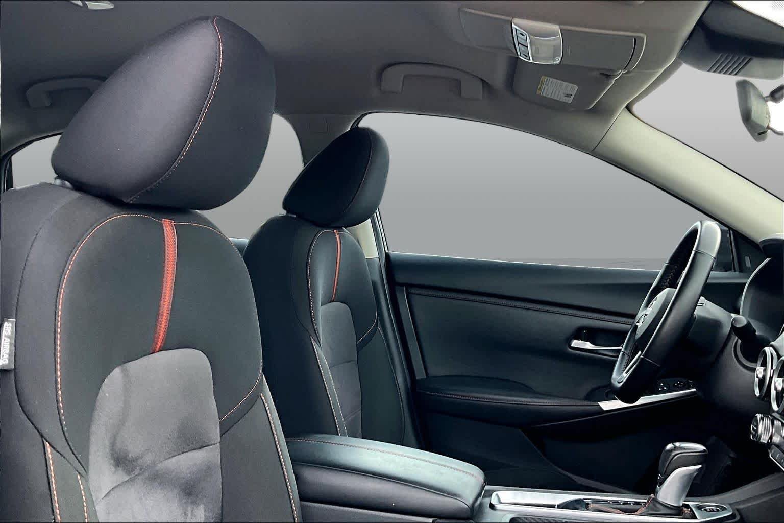 Used 2025 Super Black Nissan SR image 9
